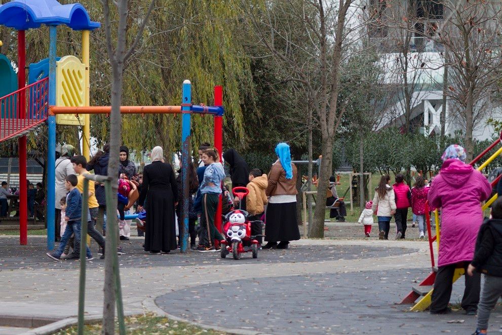 Esenyurtta Parklar Dolup Taştı