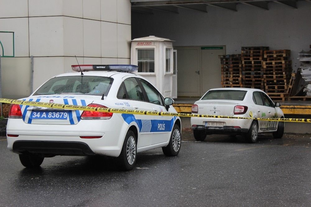 Esenyurtta Taksi Durağı Sahibine Silahlı Saldırı
