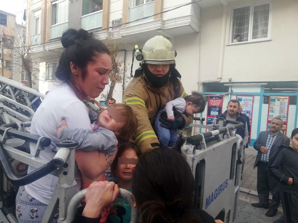 Esenyurtta Yangın Paniği: Bebekli Aileler Mahsur Kaldı