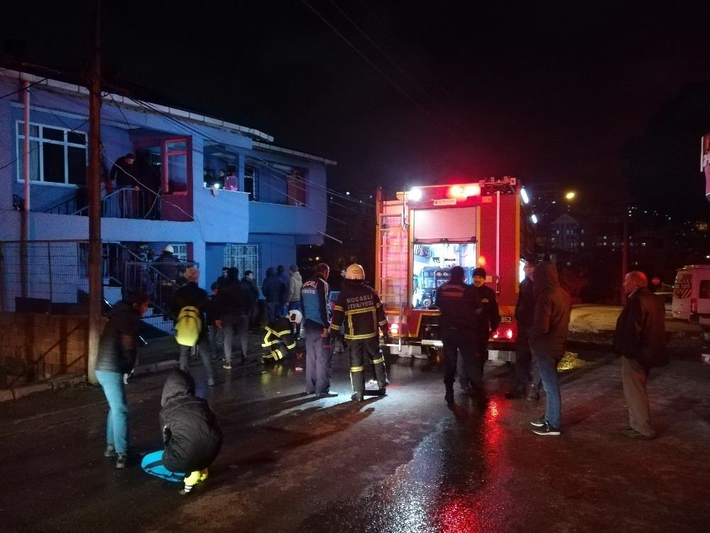 Evin Bacasında Çıkan Yangın Paniğe Neden Oldu