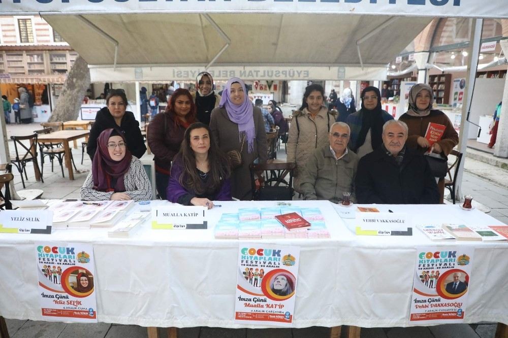 Eyüpsultan Belediyesi Çocuk Kitapları Festivaline Büyük İlgi