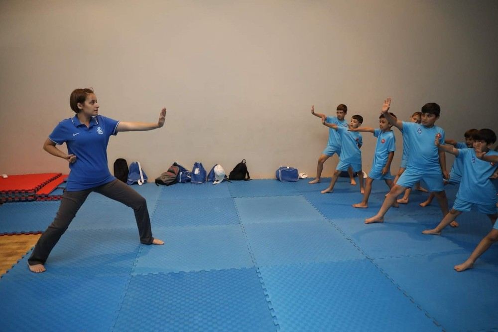 Eyüpsultanlı Çocuklara Karate Eğitimi