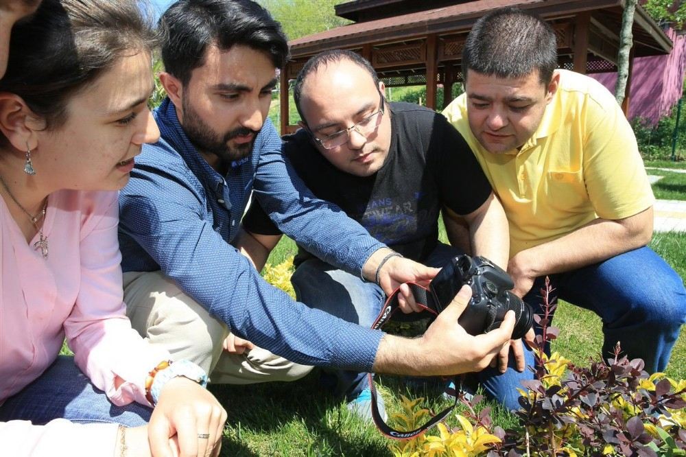 Eyüpsultanlılar, Eserle Engelleri Aşıyor