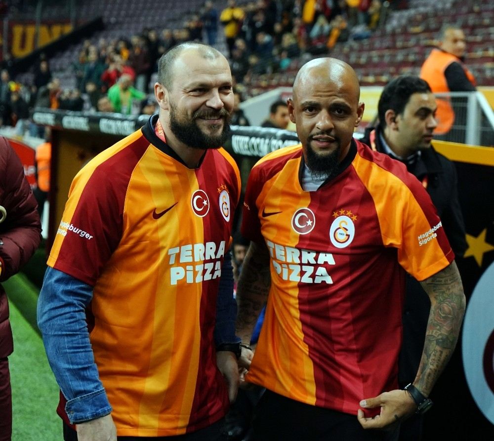 Felipe Melo Ve Tomas Ujfalusiye Plaket