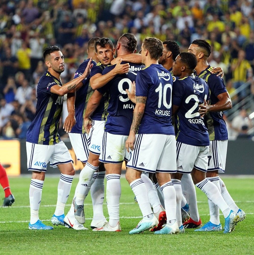 Fenerbahçe İlk Yarı Top Göstermedi