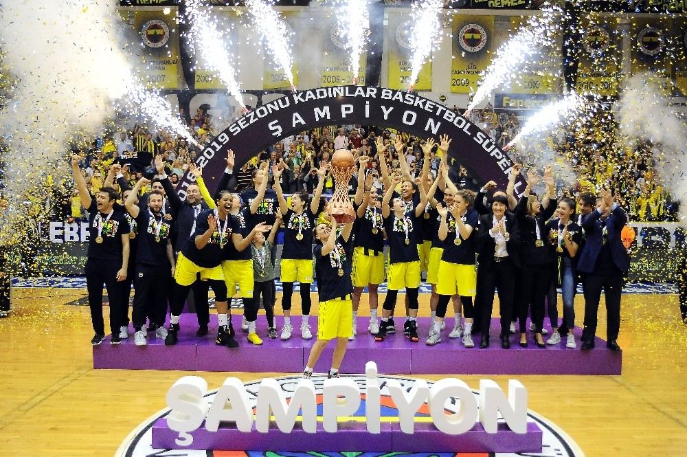 Fenerbahçe Kadınlar Basketbol Süper Liginde Şampiyon Oldu