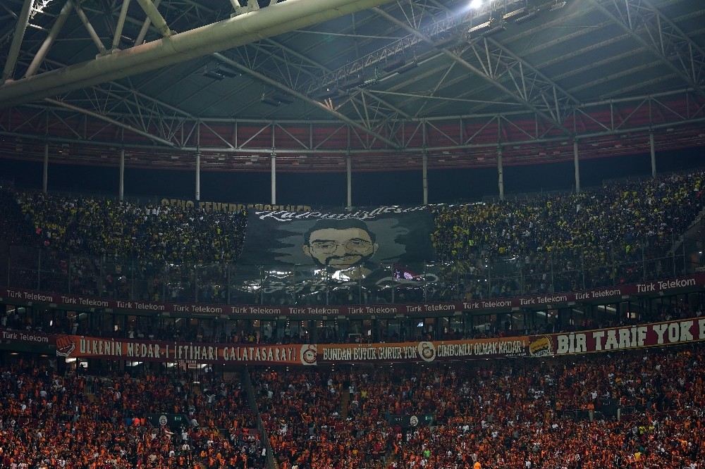 Fenerbahçe Tribünleri Koray Şeneri Unutmadı