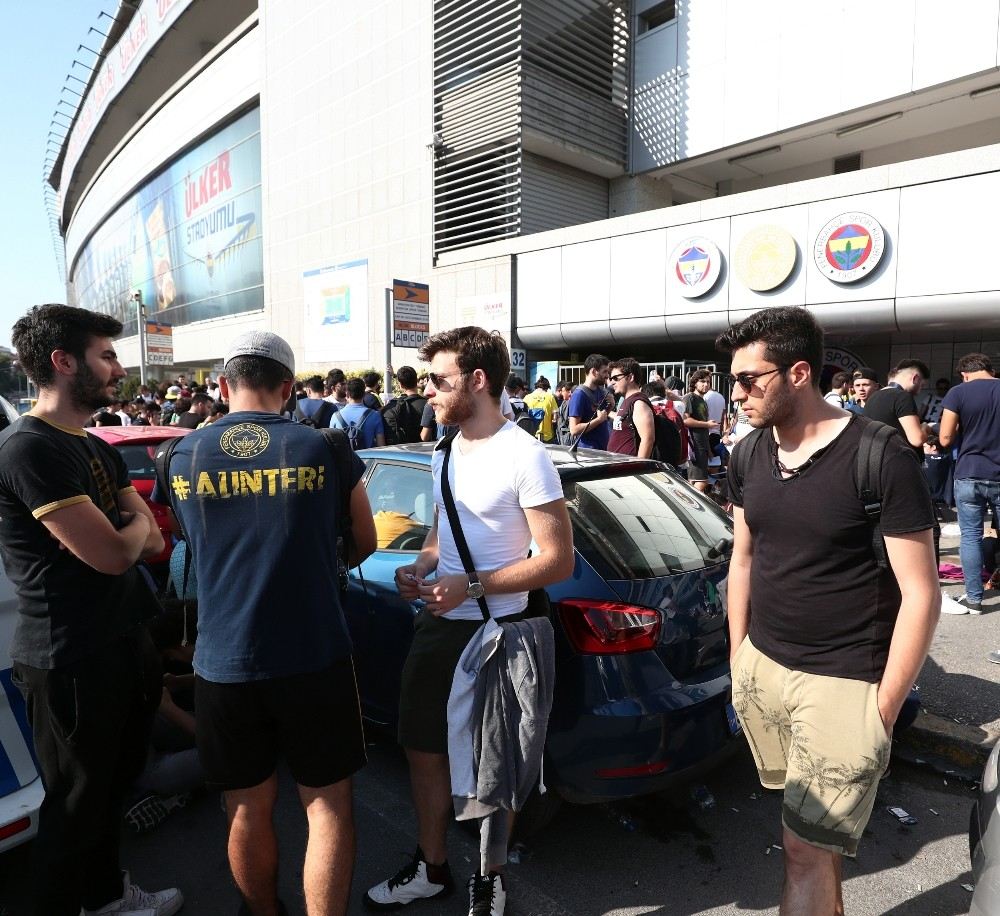 Fenerbahçede ?Öğrenci Tribünü Kombine Satışları Başladı