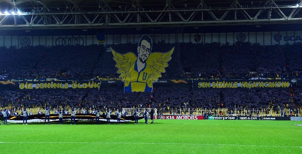 Fenerbahçeden Korey Şener Koreografisi