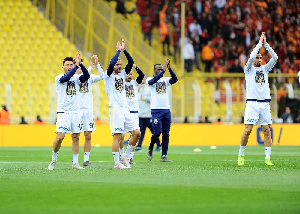 Fenerbahçeli Futbolcular Sahaya ?Can Bartu İle Çıktı