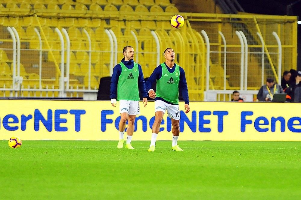 Fenerbahçeli Futbolculara Tepki