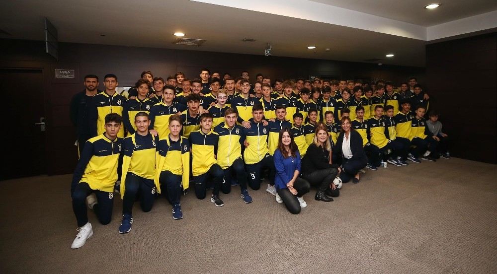 Fenerbahçeli Sporcular, Sporda Şiddetsiz İletişim Eğitim Seminerine Katıldı