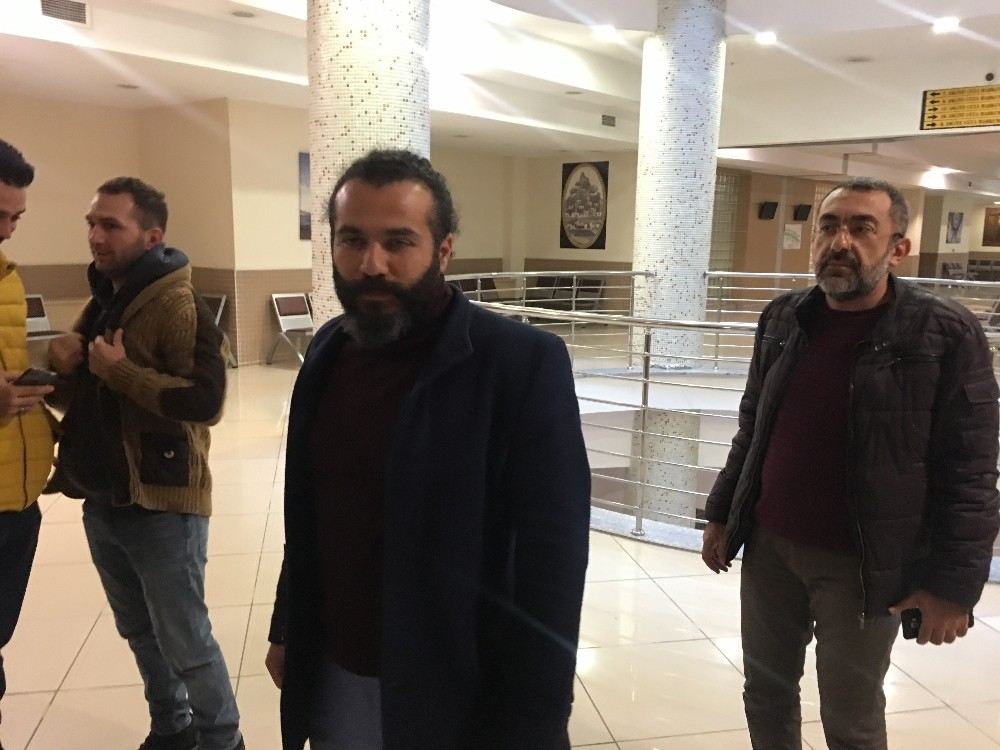 Fenerbahçenin Müzesinden Kupa Çalmaya Çalışan Trabzonspor Taraftarına Hapis Cezası
