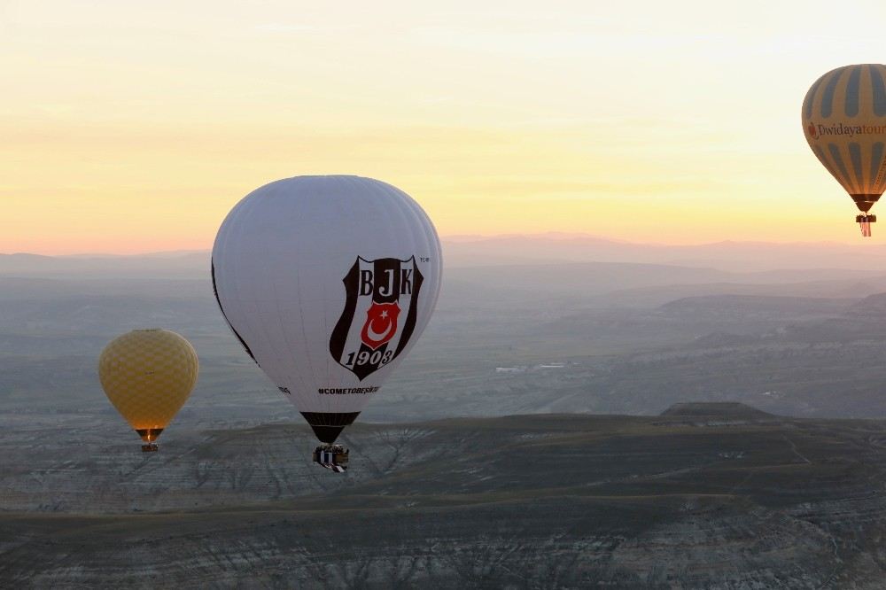 Fikret Orman, Beşiktaş Balonuyla Kapadokya Semalarında Tur Attı