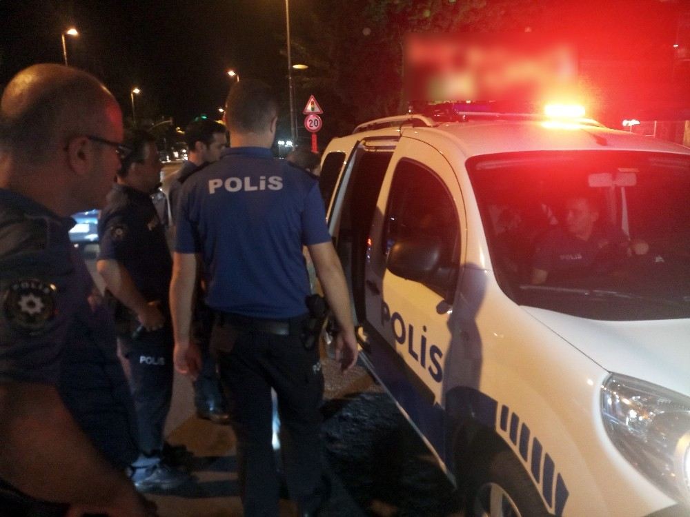 Floryada Azeri İş Adamı Ofisinde Silahlı Saldırıya Uğradı