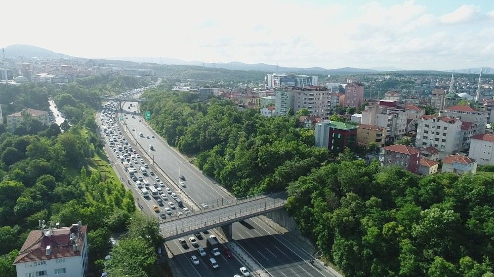 Fsm Köprüsünde Bakım Onarım Çalışmaları Nedeniyle Oluşan Trafik Yoğunluğu Havadan Görüntülendi