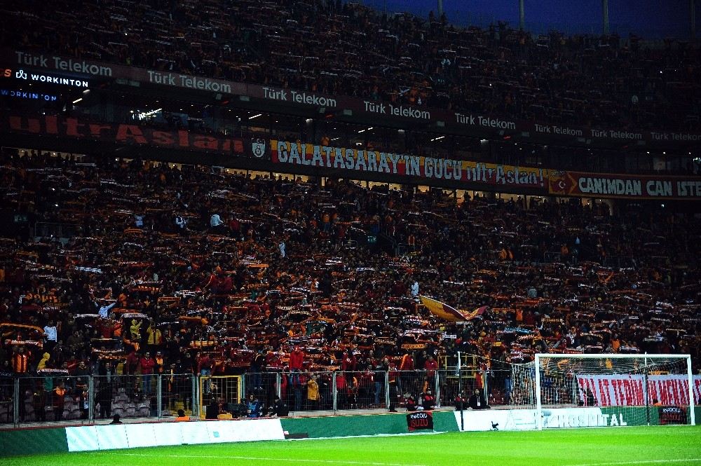 Galatasaray - Trabzonspor Maçını 46 Bin 927 Seyirci İzledi