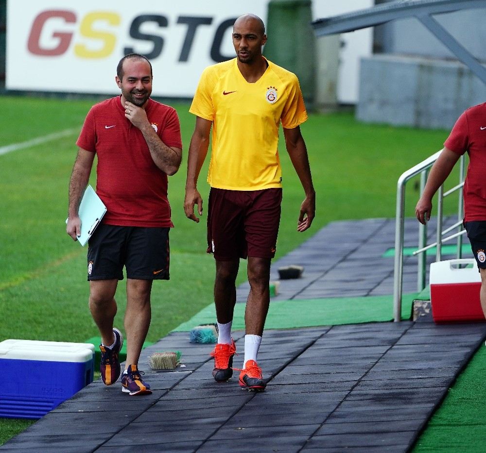 Galatasaray Belhandadan Yoksun Çalıştı