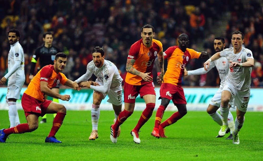 Galatasaray Defansından 12 Gole Katkı