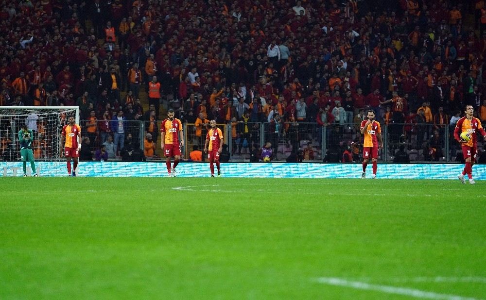 Galatasaray, Rakip Eksikken 6 Gol Yedi