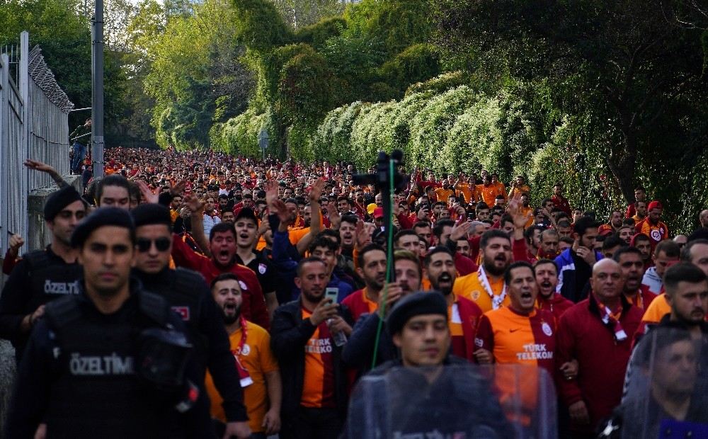 Galatasaray Taraftarı Beşiktaş Parkta