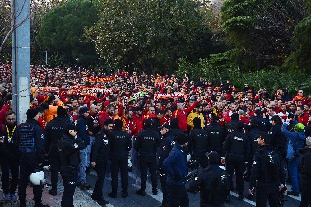 Galatasaray Taraftarı Vodafone Parka Ulaştı