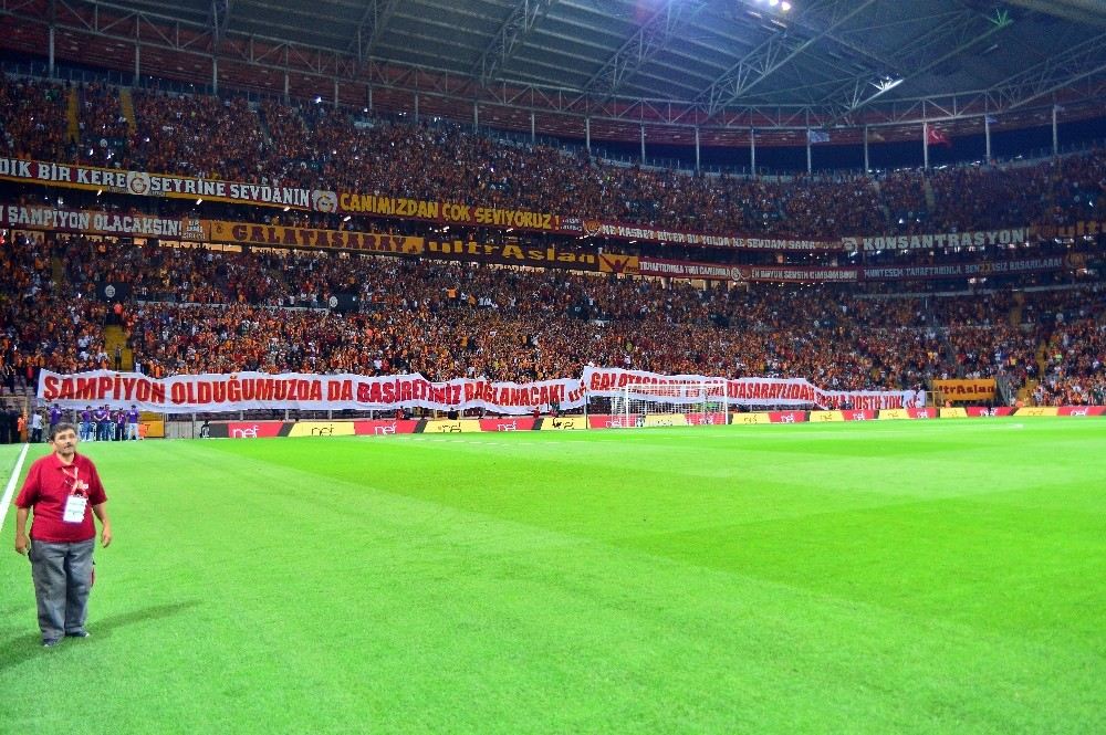 Galatasaray Taraftarından Tffnin Kararlarına Tepki