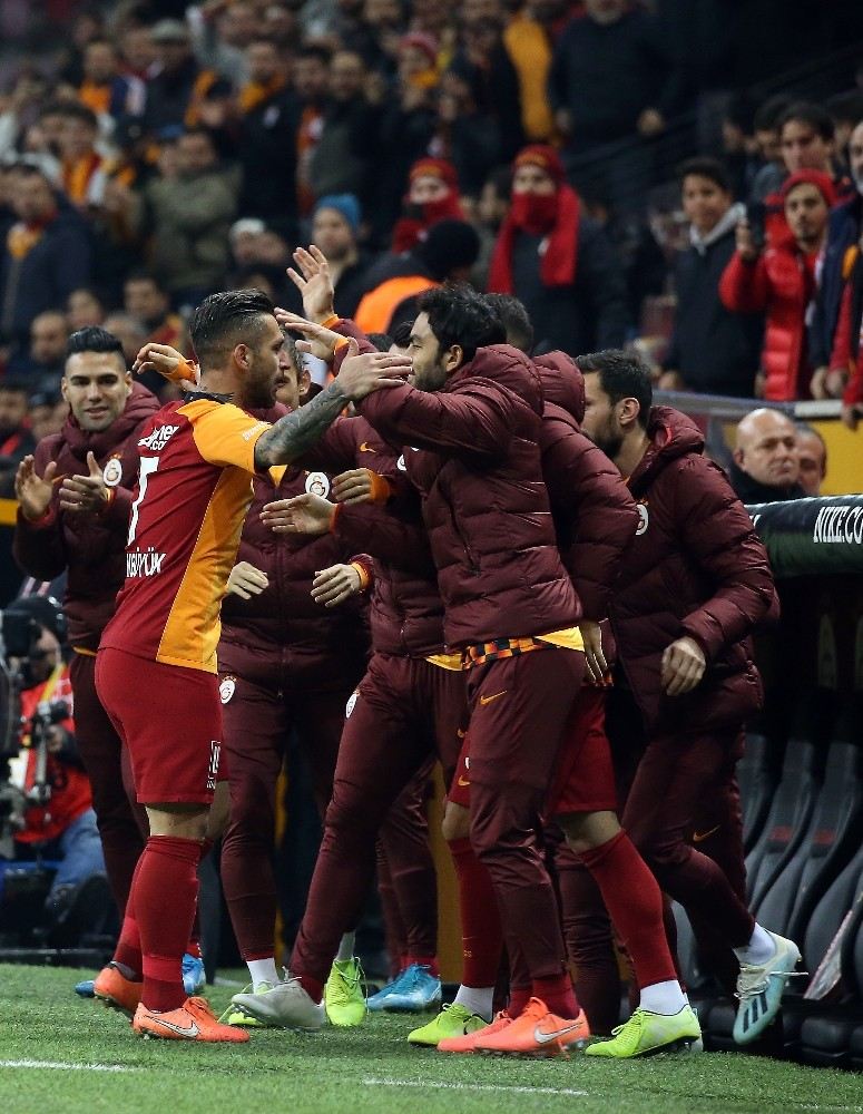 Galatasarayda 4 Maçlık Galibiyet Hasreti Bitti
