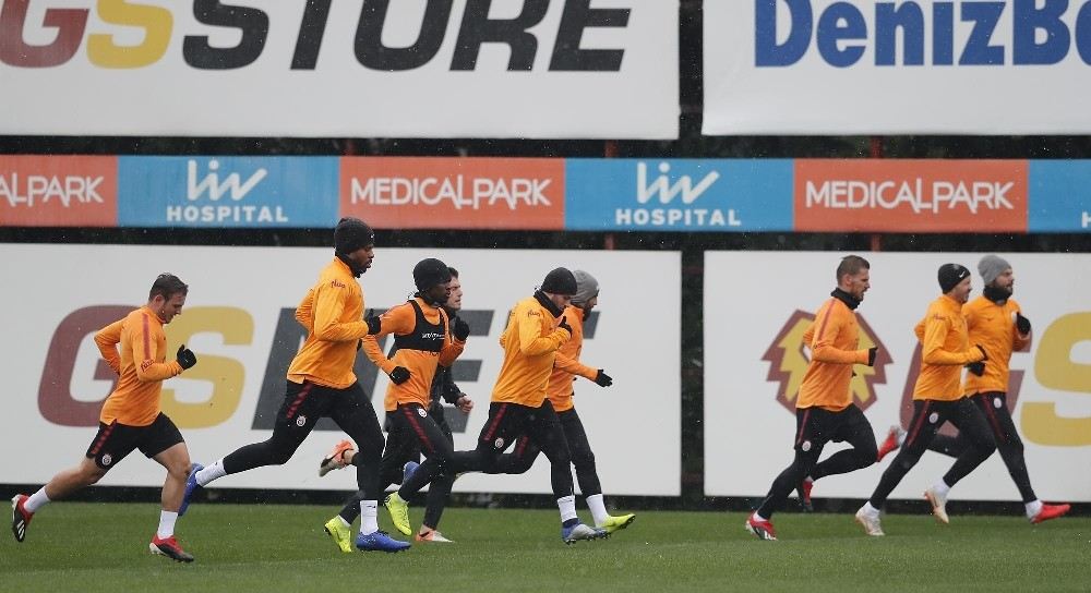 Galatasarayda Emre Akbaba Salonda Çalıştı