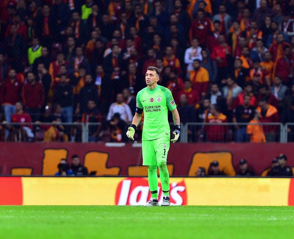 Galatasarayda Fenerbahçe Derbilerinin En Deneyimlisi Muslera