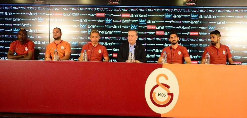 Galatasarayda Toplu İmza Töreni