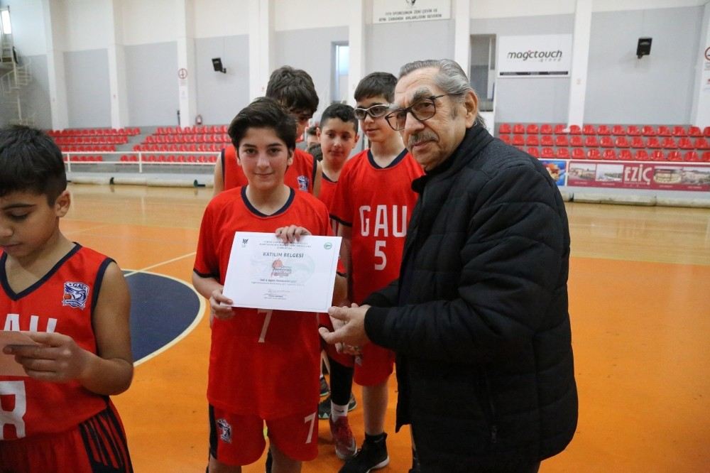 Gaüden Darüşşafaka Basketbola Destek