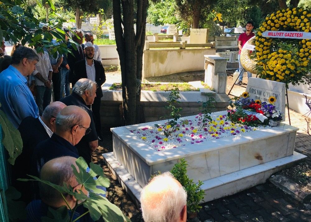 Gazeteci Örsan Öymen Mezarı Başında Anıldı