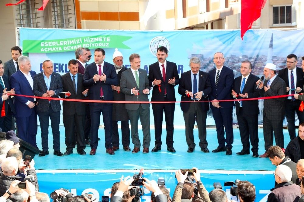 Gaziosmanpaşada Yapımı Tamamlanan Çilekli Camii İbadete Açıldı