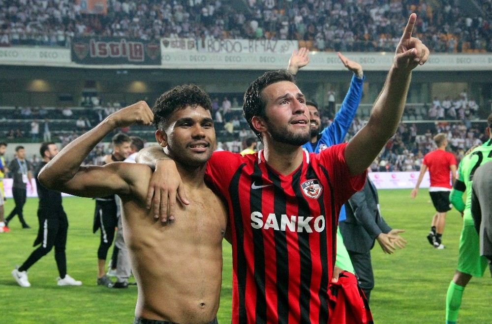 Gazişehir Gaziantep Kupayı Aldı