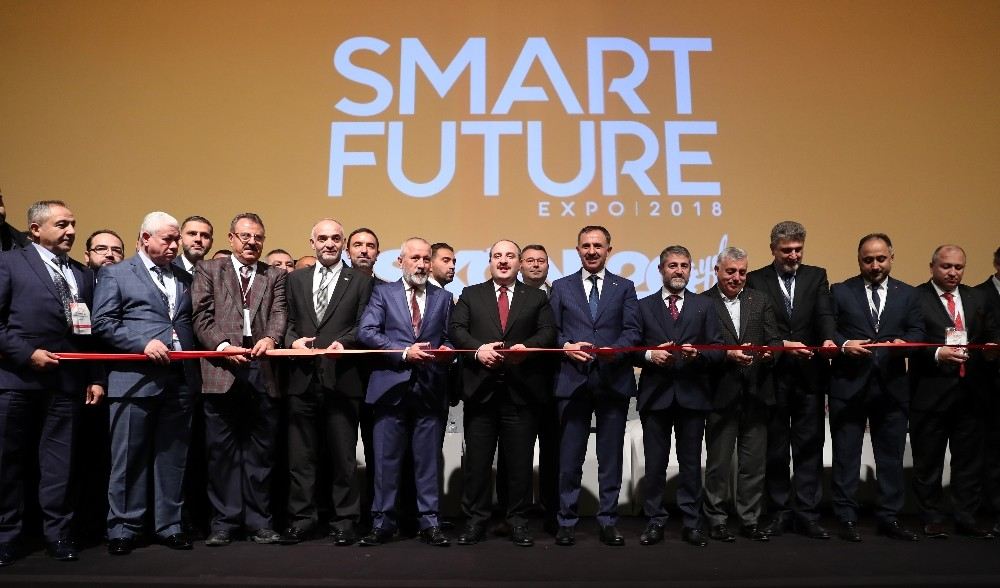 Geleceğin Teknolojilerinin Konuşulduğu Smart Future Expo Zirvesi İstanbulda Başladı