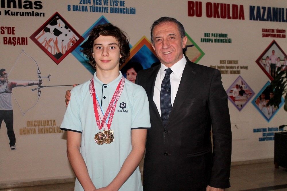 Genç Yüzücüden Dört Türkiye Şampiyonluğu