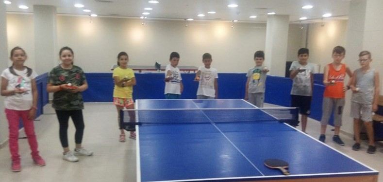 Gençler, Tatillerini Masa Tenisi Yaz Spor Okullarında Geçiriyor