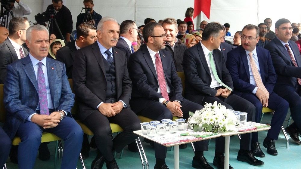 Gençlik Ve Spor Bakanı Kasapoğlu, Ümraniyede Yüzme Havuzunun Açılışını Yaptı