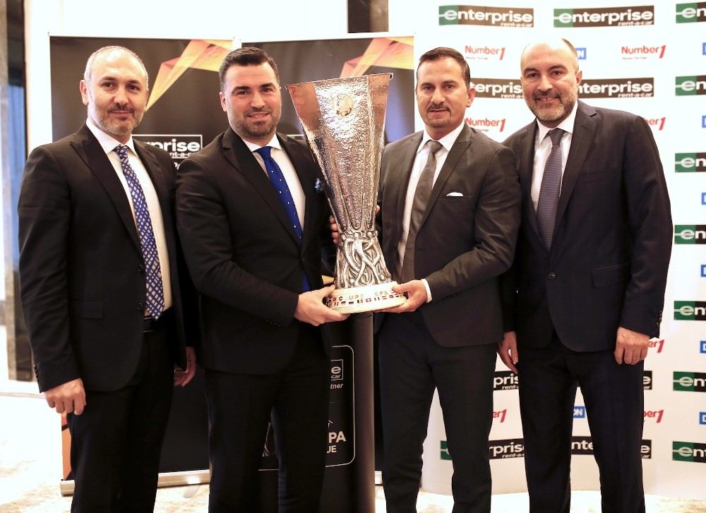 Global Araç Kiralama Şirketi Uefa Kupasını İstanbula Taşıdı