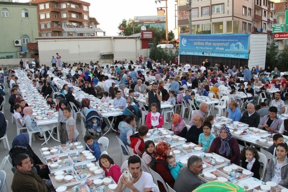 Gönül Sofralarında Binler Birlikte İftar Yaptı