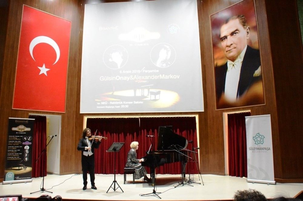 Gülsin Onay Piyano Günleri Muhteşem Bir Konserle Açılış Yaptı