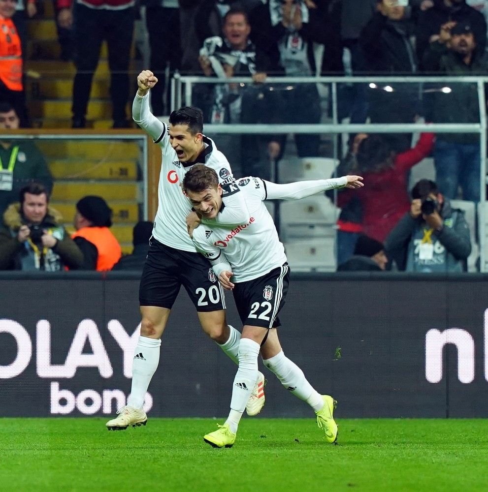 Güneşli Beşiktaş, Galatasaraya 1 Kez Kaybetti