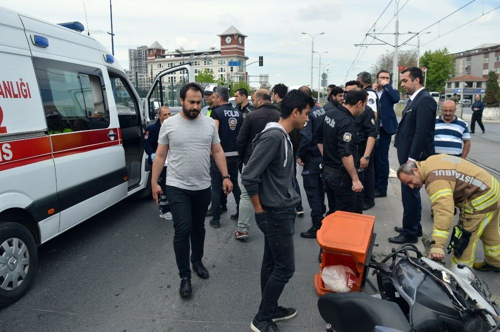 Güngörende Motosikletli Kuryeye Tramvay Çarptı