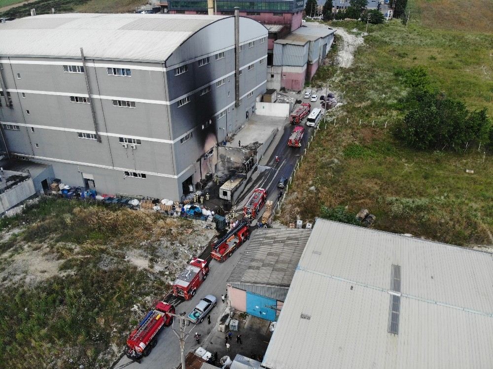 Hadımköydeki Fabrika Yangını Havadan Görüntülendi