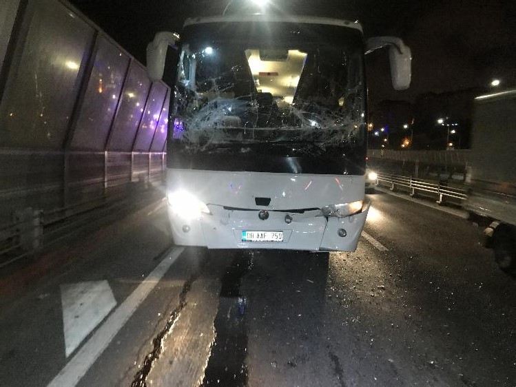 Haliç Köprüsünde Zincirleme Kaza: 3 Otobüs Birbirine Girdi