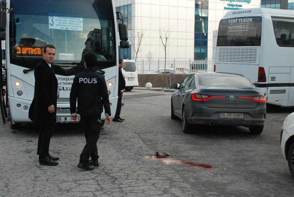 Halk Otobüsünün Altında Kalan 14 Yaşındaki Öğrenci Öldü