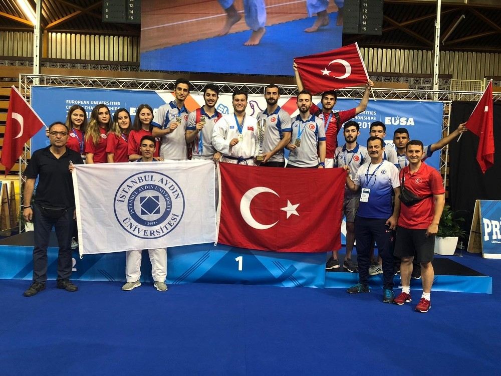 İaü Karate Takımı Avrupada Üçüncü Oldu