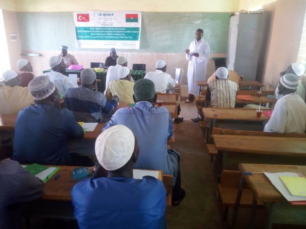 İddef Burkina Fasoda Eğitim Müessesleri Müfredat Programı Düzenledi
