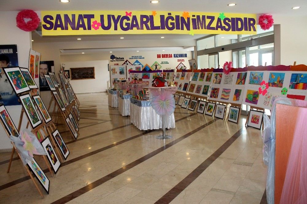 İhlas Kolejinde Renkler Dile Geldi